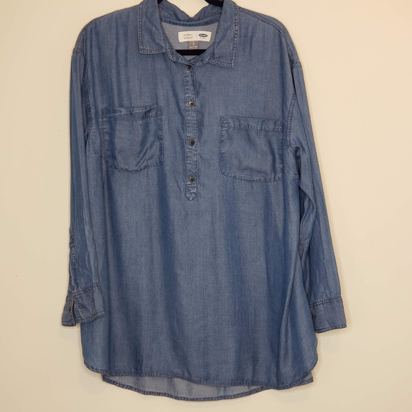 Old Navy Tops - Old Navy Maternity half button chambray top